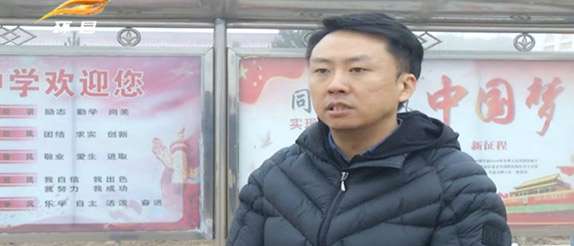江蘇靈通展覽系統股份有限公司愛心助學累計為秦團莊初級中學出資捐物80余萬元